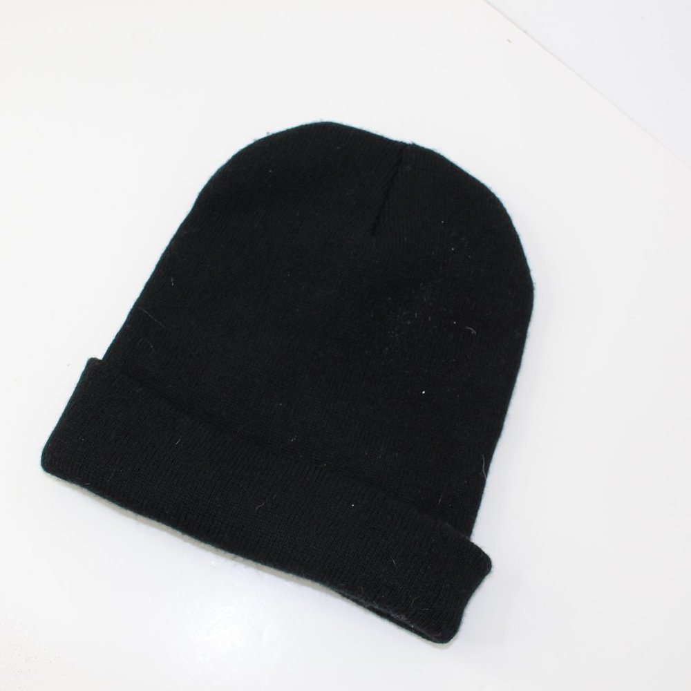 Brandy Melville LA Beanie Hat - Picture 3 of 3